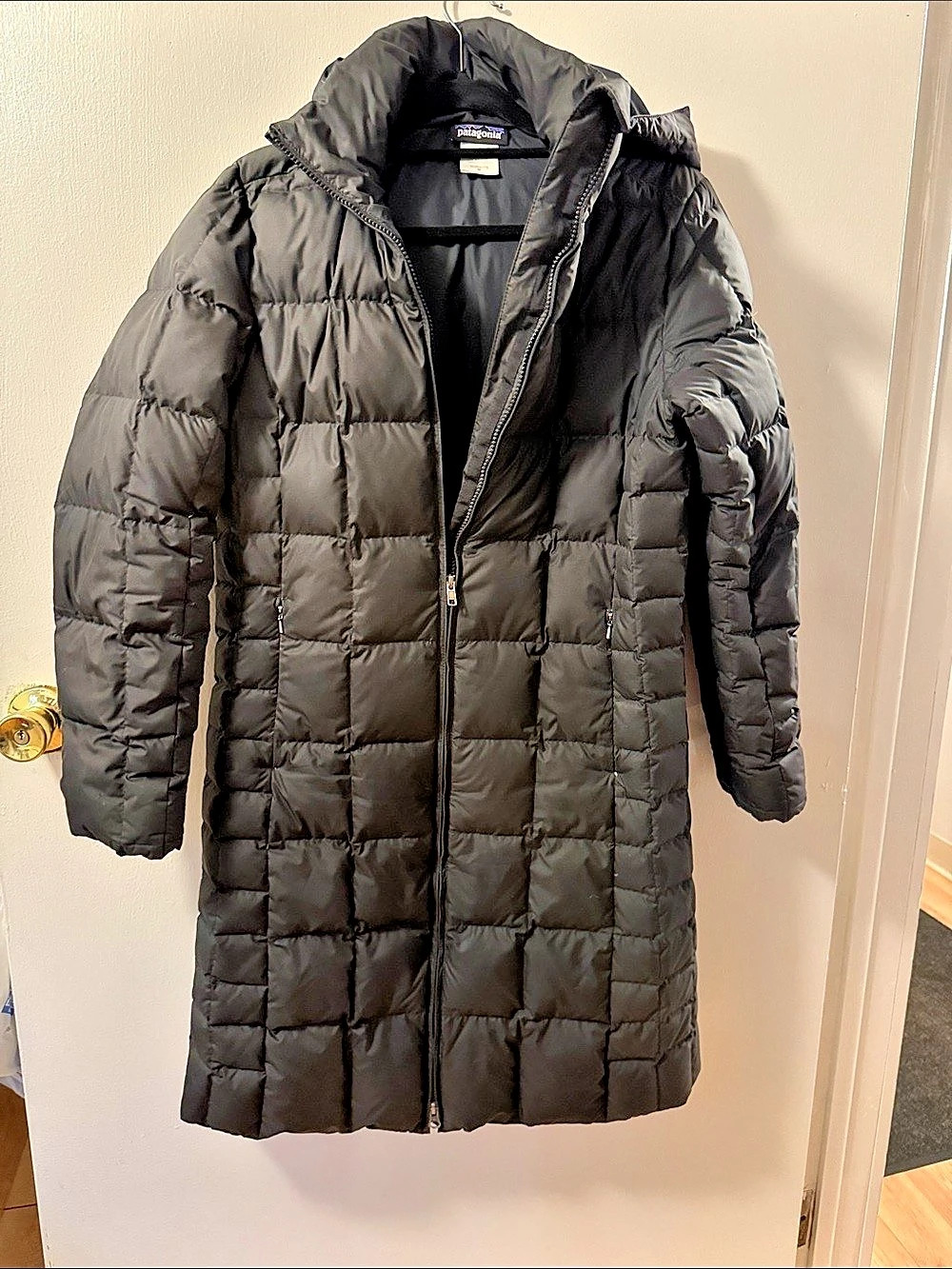 Patagonia Down With It Parka Women's Black Puffer Coat Size Medium Like New